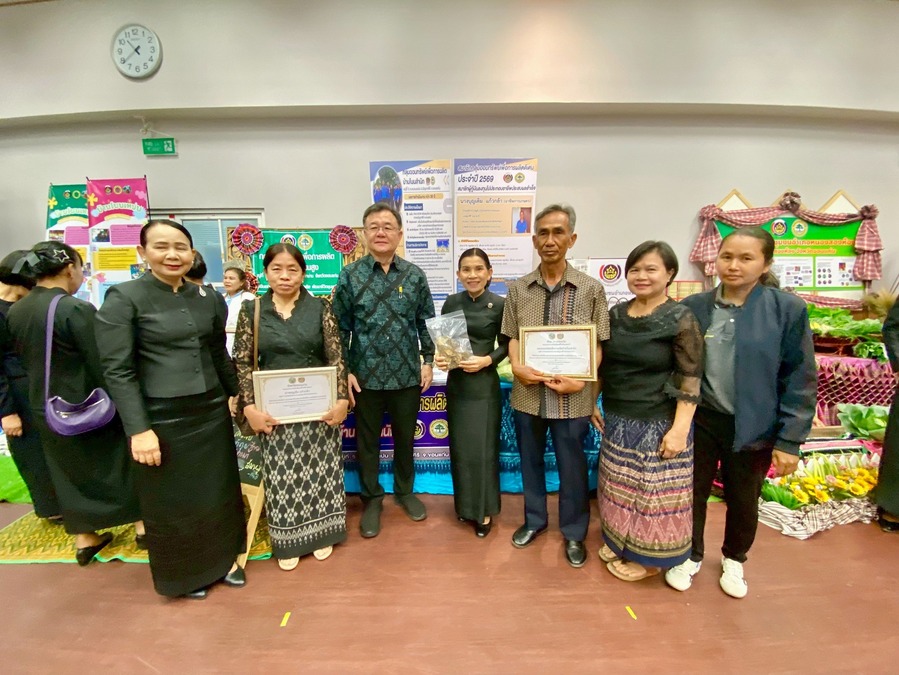 พช.มัญจาคีรี ร่วมงาน “มหกรรมการออม 52 ปี ทุนชุมชนขับเคลื่อนเศรษฐกิจฐานราก” 💰🌱 ..มีวินัยการออมในวันนี้ คือเศรษฐีในวันหน้า