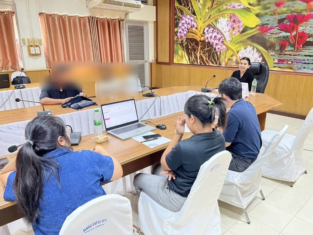 พช.มัญจาคีรี : ลงพื้นที่ติดตามและสนับสนุนการบริหารจัดการหนี้ค้างชำระ กองทุนพัฒนาบทบาทสตรี อำเภอมัญจาคีรี